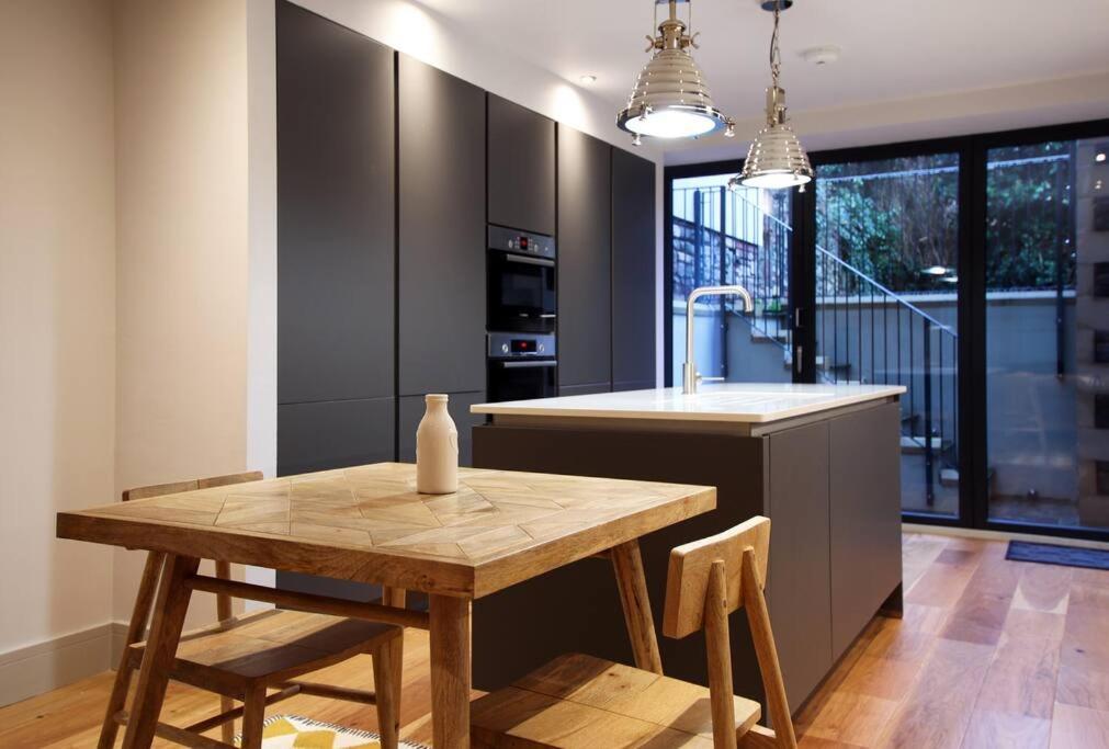 Stylish 2 Bed Home In The Heart Of Clifton บริสตอล ภายนอก รูปภาพ